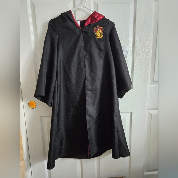 Harry Potter Robe Kids Medium Gryffindor Black Red Costume Hermione Cloak Hood - Picture 11 of 12